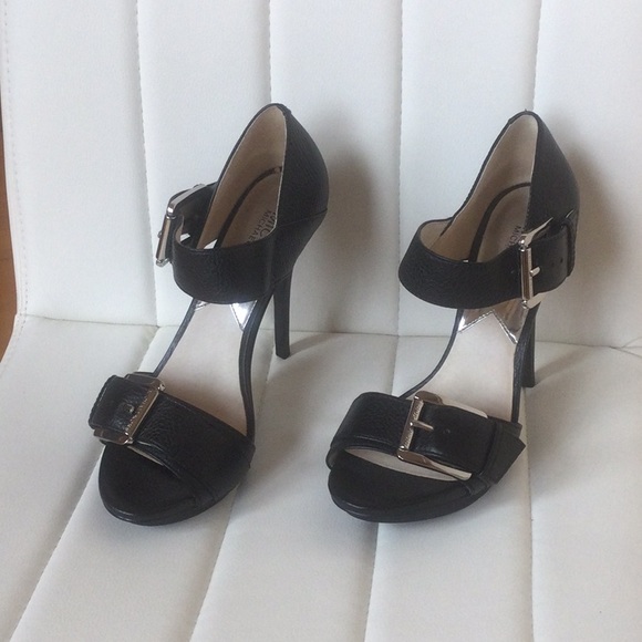 EUC Michael Kors 8M Black Leather Upper Shoes Heels - Picture 1 of 16